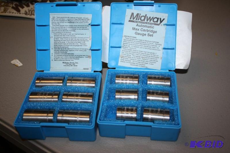 lot 902 image: Midway Automatic Max Cartridge Gauge Set....