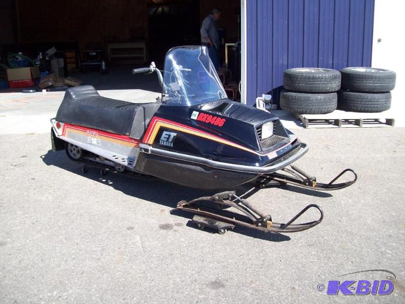 lot 2 image: Yamaha Snowmobile