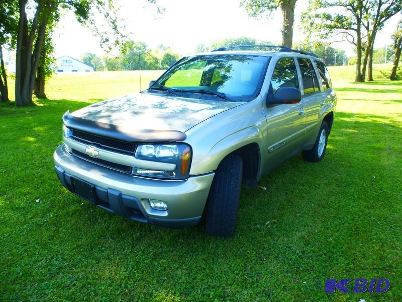 lot 2 image: 2002 Chevy Trailblazer- LTZ Has 4200 &nbspL...
