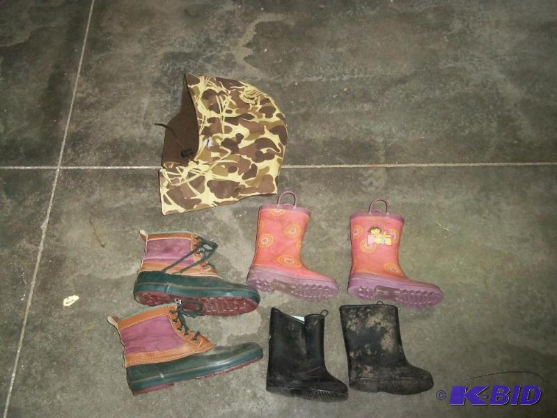 lot 102 image: Misc Kids Boots and hood...