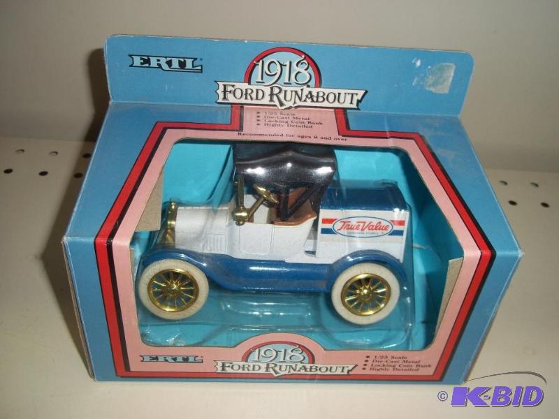 lot 121 image: ERTL Toys True Value 1918 Ford Runabout US Ma...