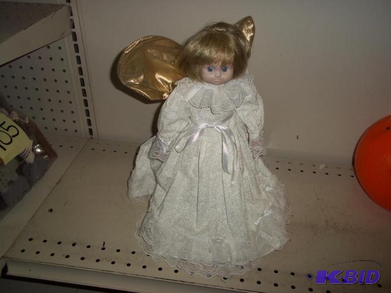 lot 135 image: Angel Figurine...