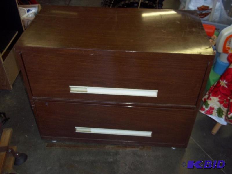 lot 14 image: Steel file cabinet...