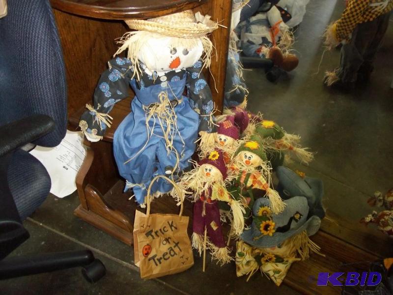 lot 143 image: Fall Decor...