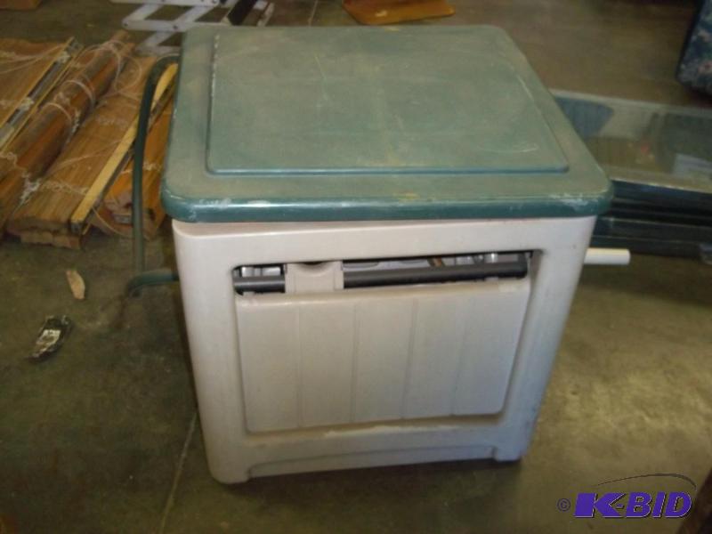 lot 15 image: Outdoor hose reel...
