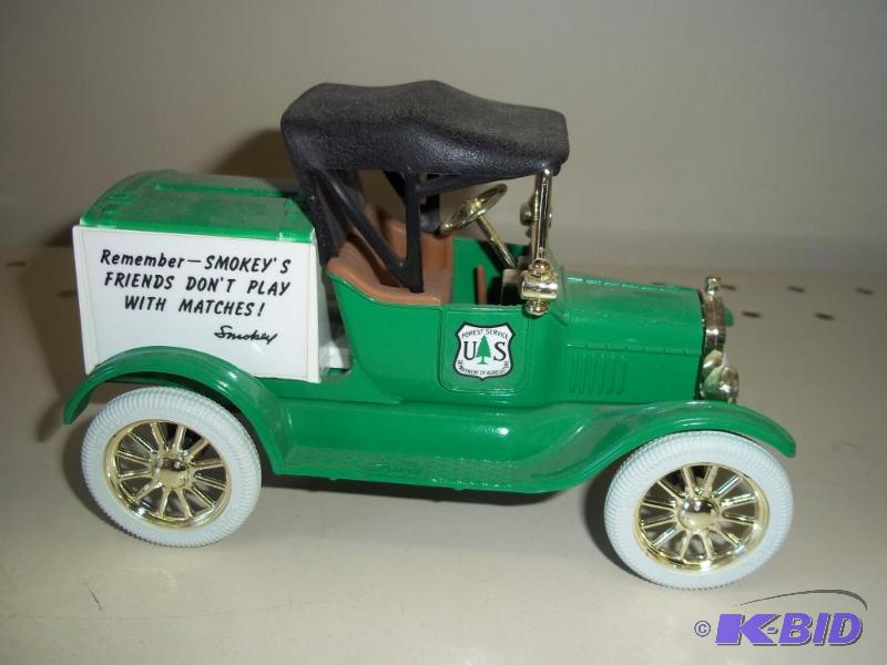 lot 154 image: ERTL Toys Ford 1918 Runabout Delivery Car Ban...