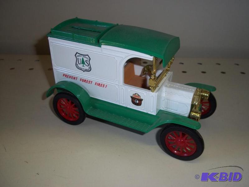 lot 160 image: ERTL Toys Ford 1913 Delivery Car Bank with or...