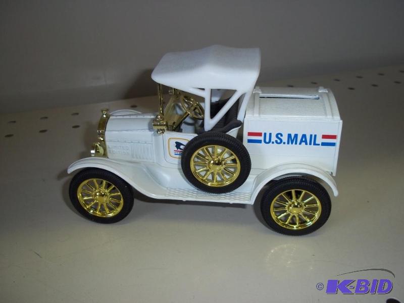 lot 161 image: ERTL Toys Ford 1918 Runabout Model T Car Bank...