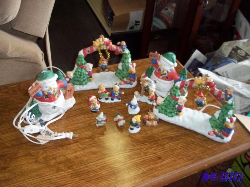 lot 174 image: Christmas Village Decor...