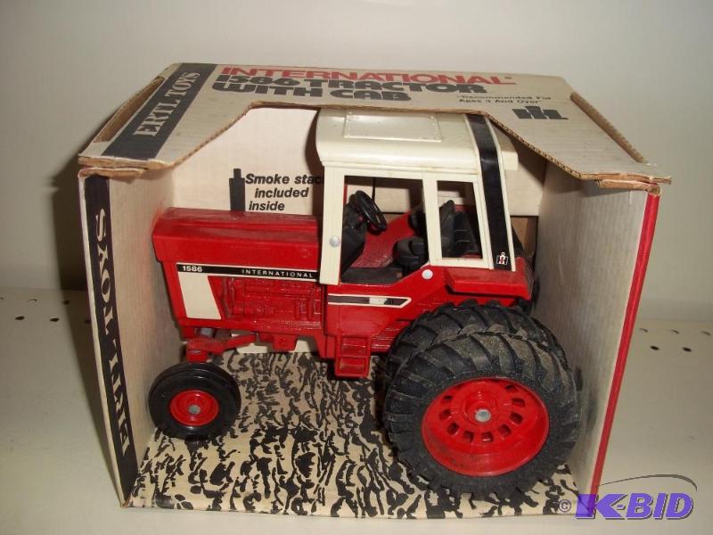 lot 185 image: ERTL Toys International 1586 with original pa...