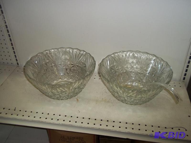 lot 200 image: 2 Matching Punch Bowls with a ladle...