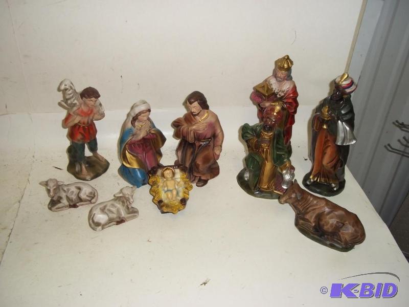 lot 246 image: Naivety figurines...