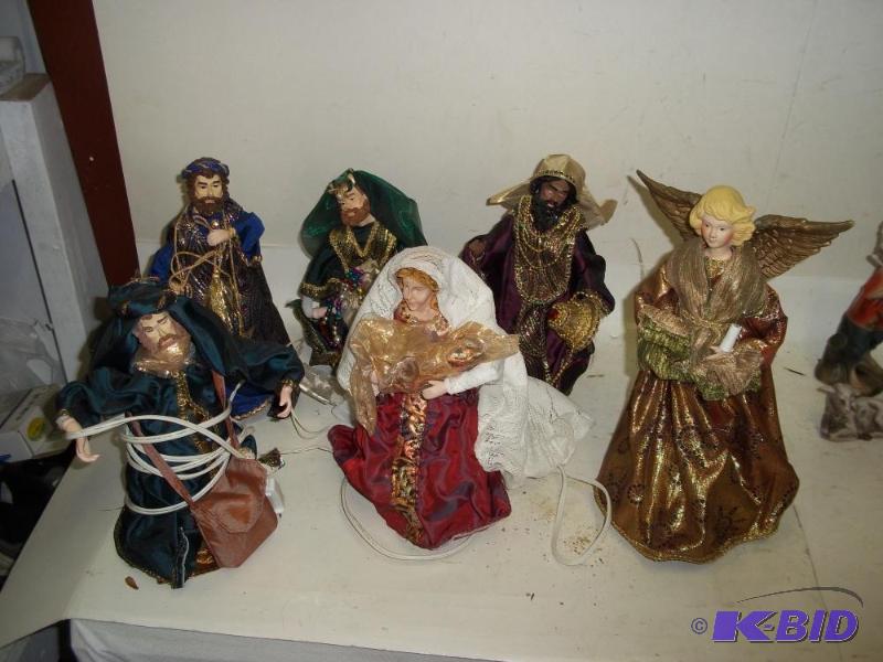 lot 247 image: Naivety figurines...