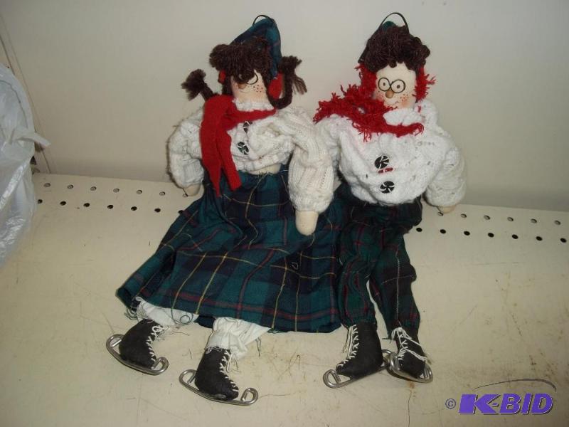 lot 265 image: Pair of Ice Skaters...