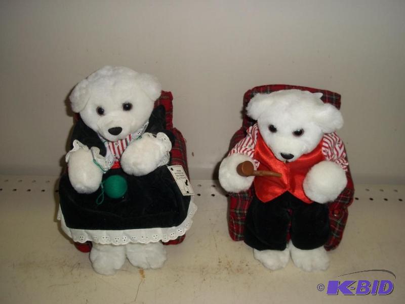 lot 272 image: Mr and Mrs Santa Bear...