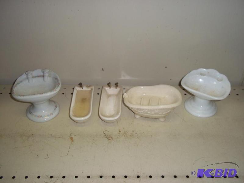 lot 297 image: Assortment of Bar Soap Dishes...