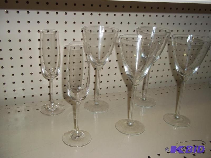 lot 33 image: Crystal Set 0f 6 Stemmed Glasses...