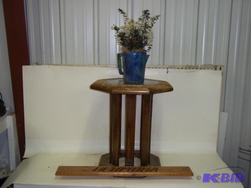 lot 331 image: Plant and Plant Stand...