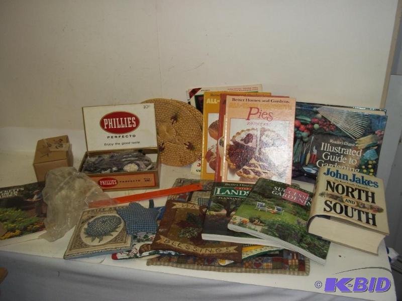 lot 341 image: Large lot of books...