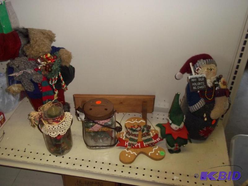lot 348 image: Misc Christmas decor...