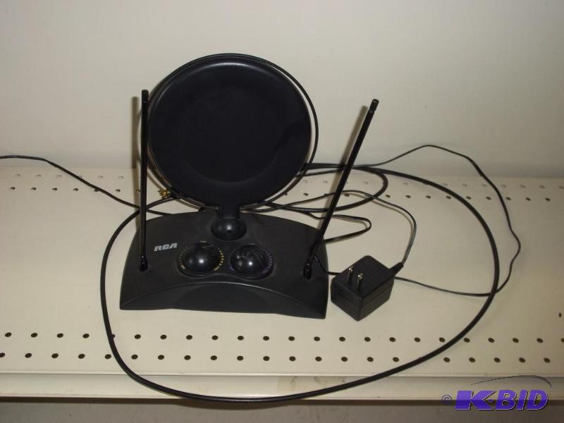 lot 45 image: RCA TV Antenna...