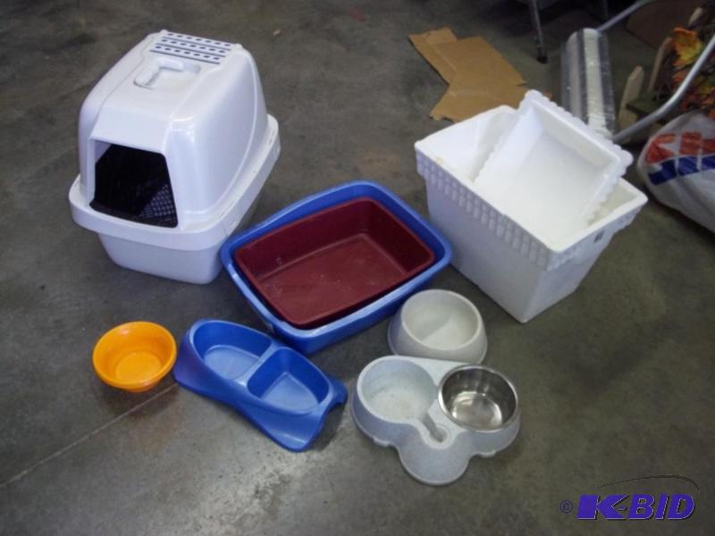 lot 70 image: Kitten Liter Boxes, Food Trays, Styrofoam Coo...