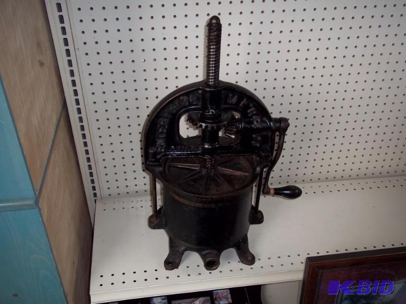 lot 82 image: 2 gallon apple press...