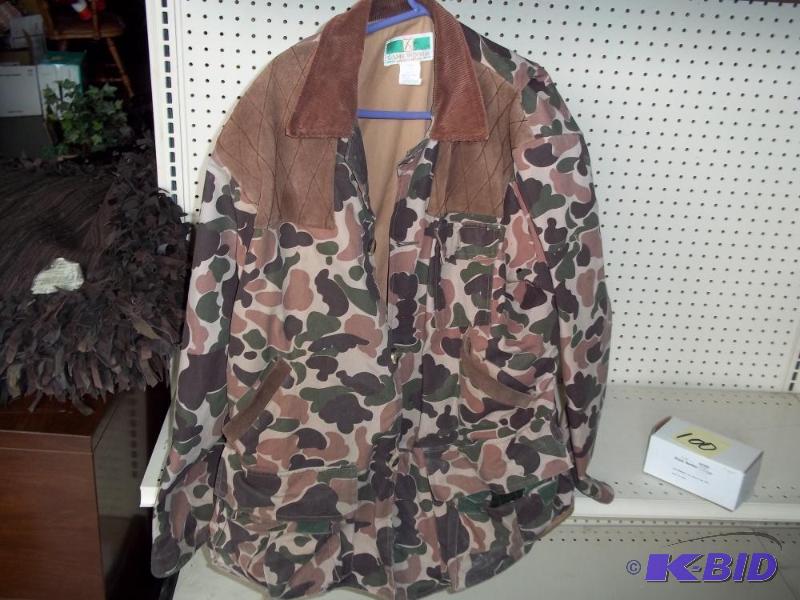 lot 86 image: Hunting jacket size large...