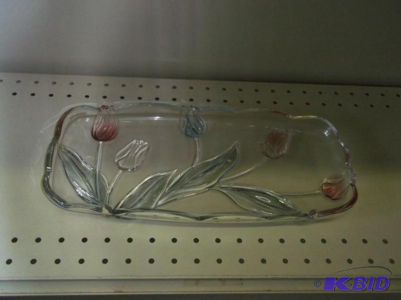 lot 92 image: Glass Serving Plate...