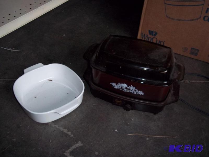 lot 97 image: Slow cooker and caseroll dish...