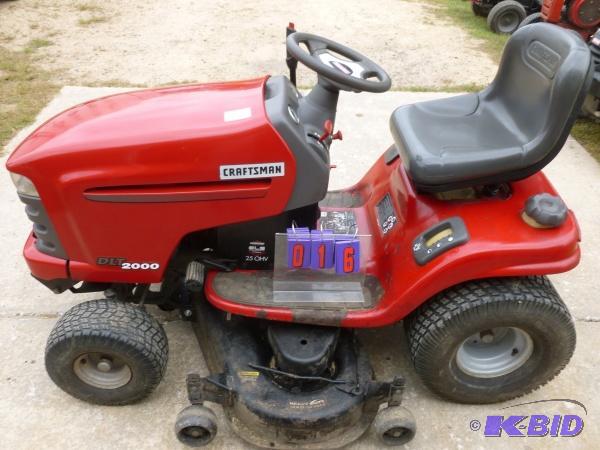 Craftsman dlt2000 lawn tractor. 25 hp Briggs ...