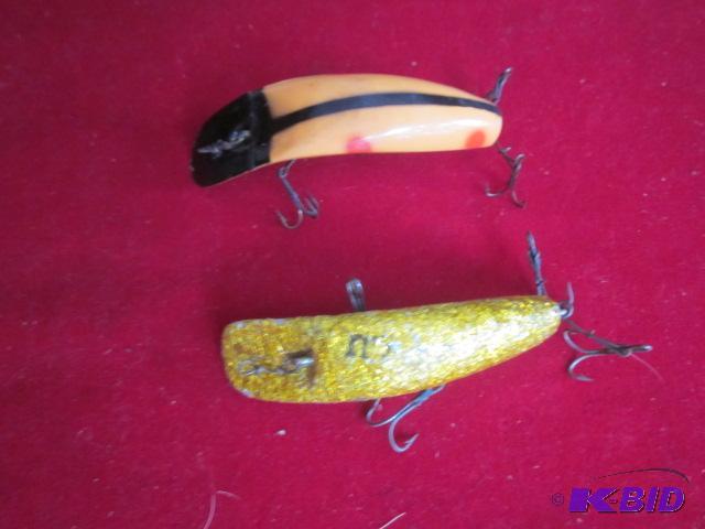 Lot of (2) vintage flat fish lures, One S3....