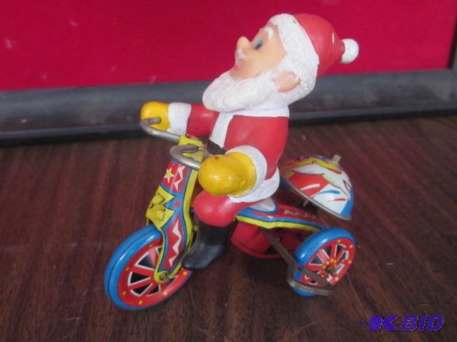 Vintage MTU windup tin toy made in Korea, wor...