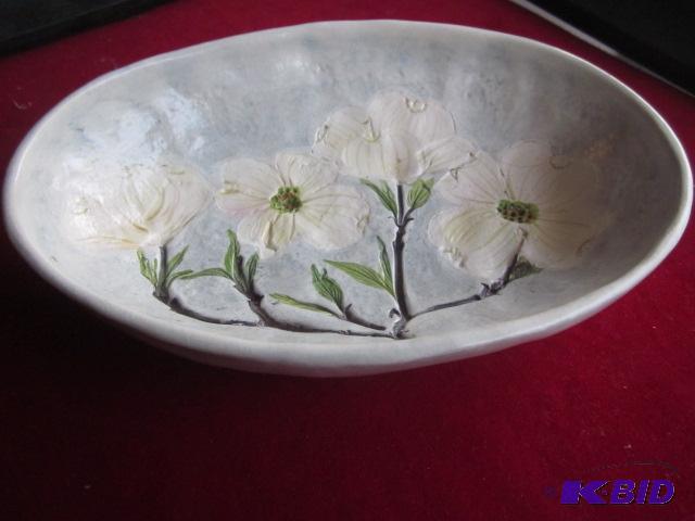 Highly collectible Salt Marsh Pottery hand si...