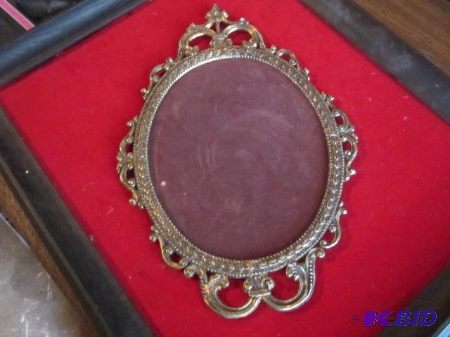 17 inch metal picture frame.&nbsp...