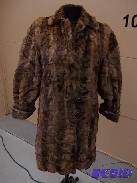 Vintage Brown Fur Coat...