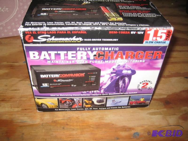 lot 17 image: 1.5 Amp Trickle Charger