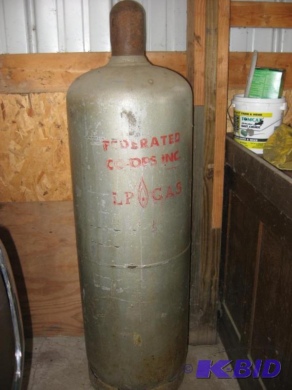 lot 20 image: 100 Gallon LP Tank (not leased)