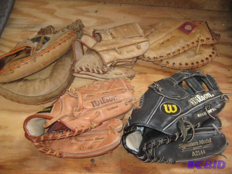 lot 26 image: Baseball Gloves