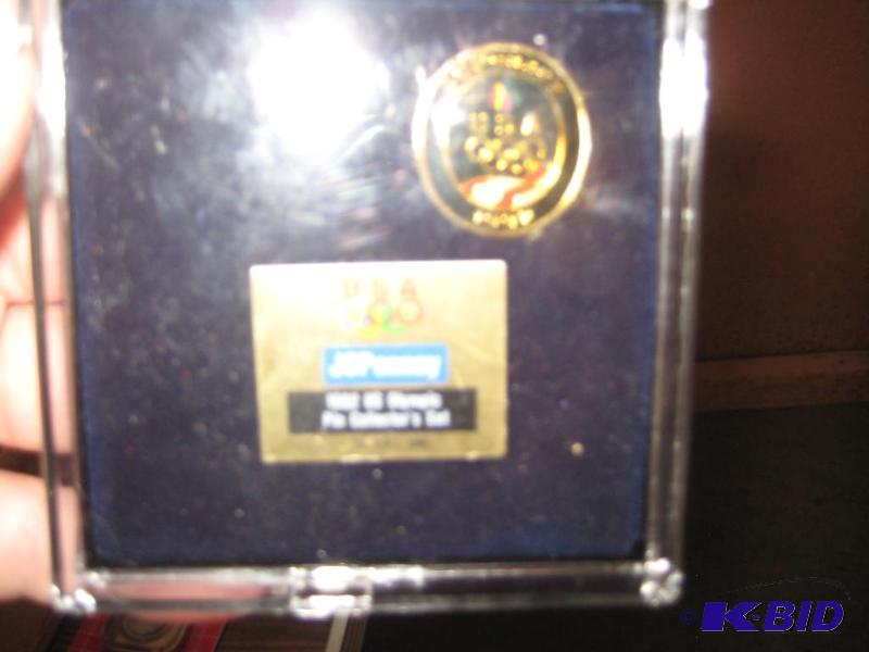 lot 32 image: Olympic Pin