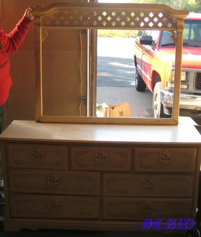 lot 38 image: Vintage Dresser with Mirror Frame (missing mirror)