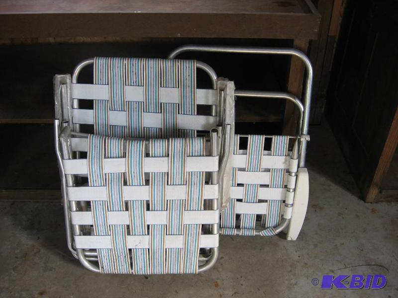 lot 45 image: Chaise Lounge and Lawn Chair
