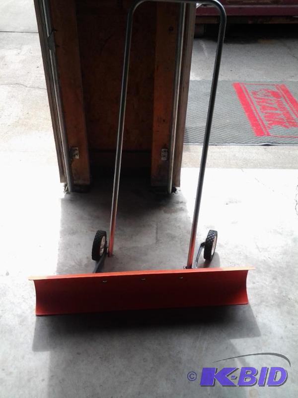 lot 60 image: Snow Plow (Manual)