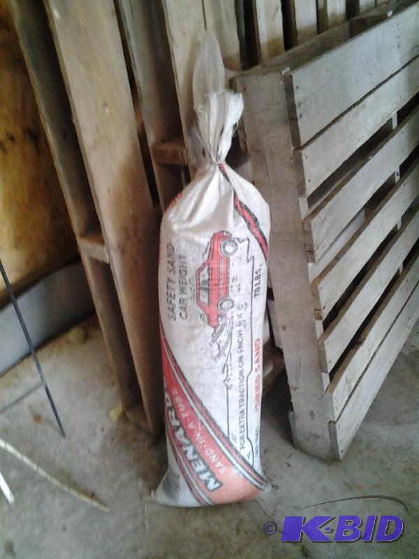 lot 61 image: Sand Bags
