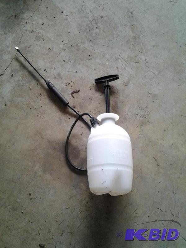 lot 83 image: Sprayer