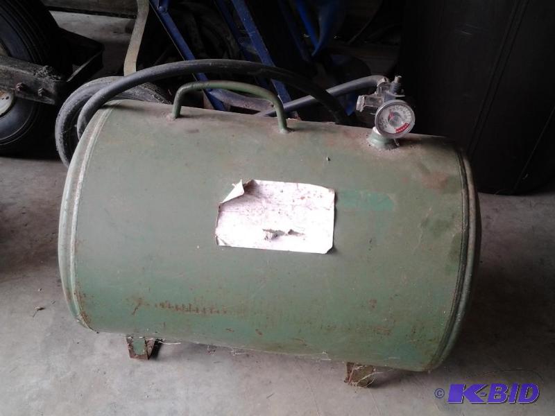 lot 90 image: Air Tank with Pressure Relief Valve