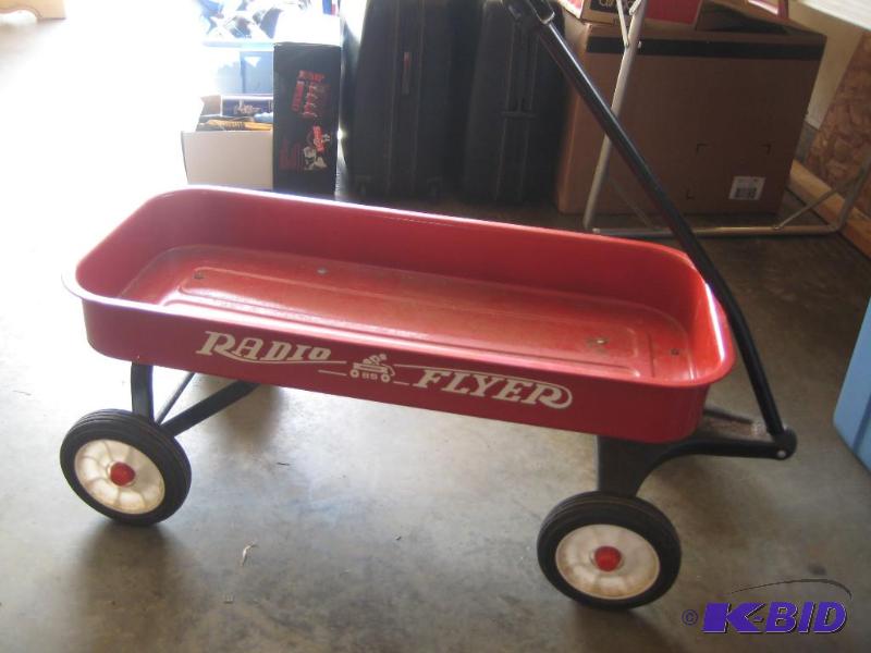 lot 93 image: Radio Flyer Wagon