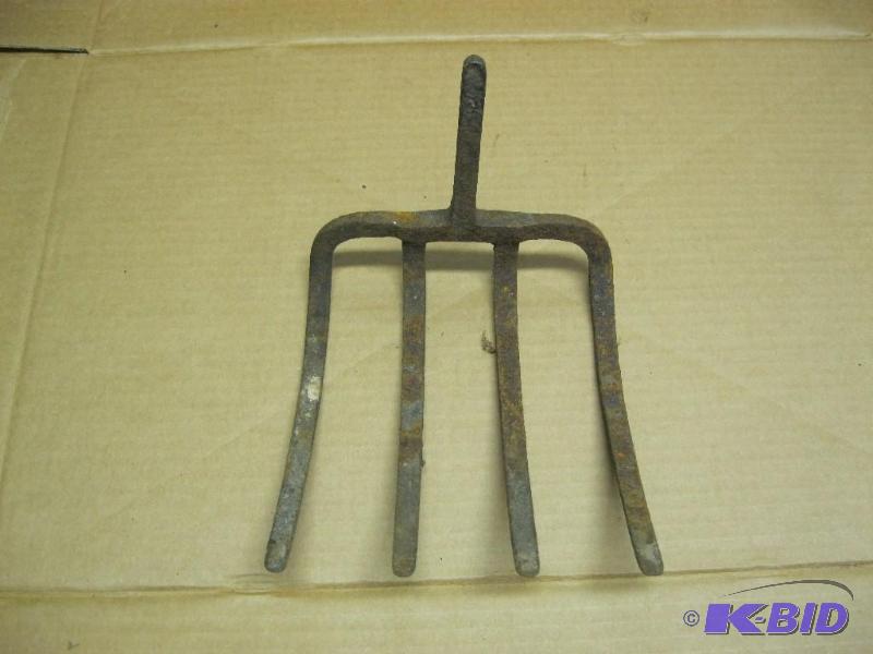 Vintage Pitch Fork End...