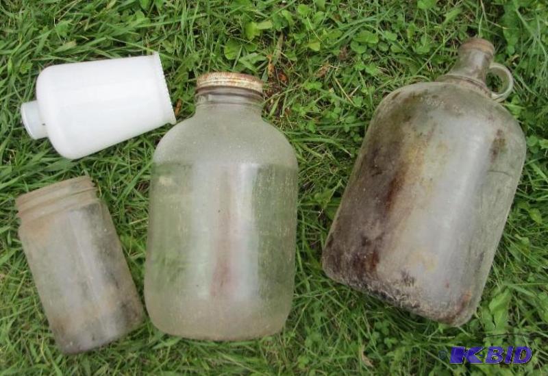 lot 138 image: Assorted glass jugs and pieces...