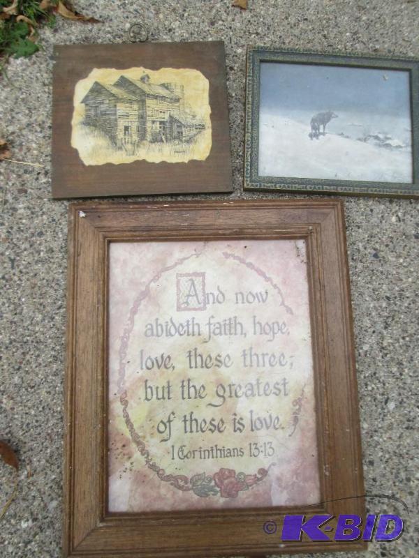 lot 216 image: Lot of 3 wall decor pictures...